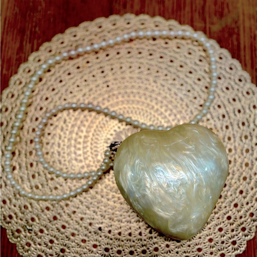 Pearls Purse - Picture 4 of 7